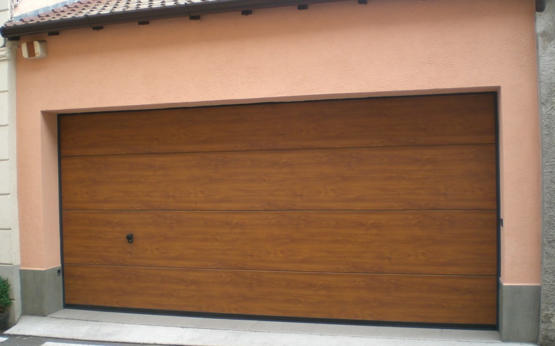 SEZIONALE FINTO LEGNO NOCE CHIARO A CASTIGLIONE D’INTELVI